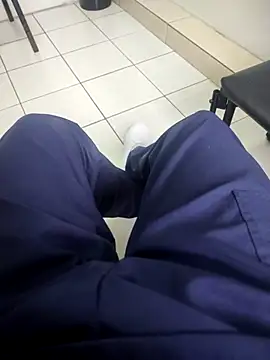 Snapshot of gatmoreno1 chatting on 10.31.25 gatmoreno1 online show from 10.31.25