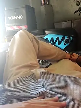 Snapshot of Juliano69xv chatting on 02.20.26 Juliano69xv online show from 02.20.26