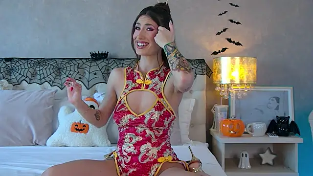 OhhAisha online show from 10.31.25