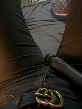 Snapshot of Ana-05 chatting on 03.03.25 Ana-05 online show from 03.03.25