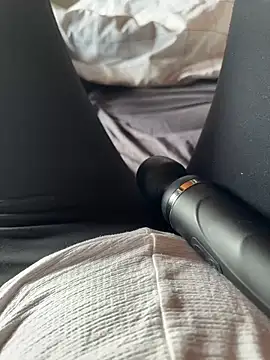 Snapshot of Ana-05 chatting on 03.21.25 Ana-05 online show from 03.21.25