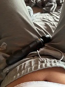 Snapshot of Ana-05 chatting on 10.07.25 Ana-05 online show from 10.07.25