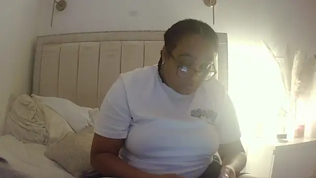 vanilla chocolate23 online show from 10.04.25