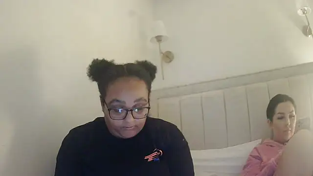 vanilla chocolate23 online show from 10.11.25