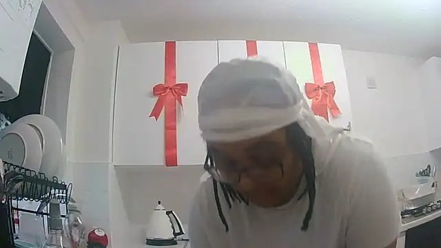 vanilla chocolate23 online show from 12.22.25