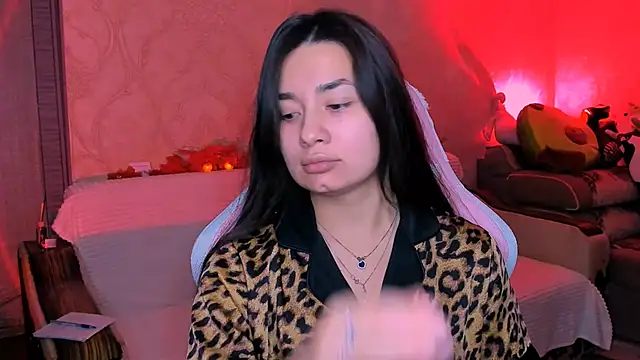 Swee Alicee online show from 10.06.25