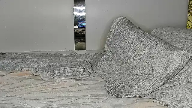 denlover1 online show from 01.30.25