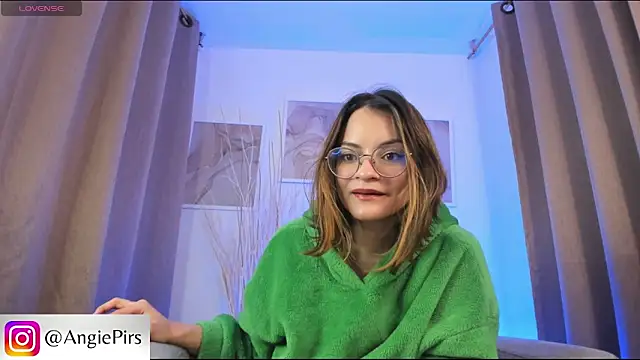 Angie Pirss online show from 01.08.25