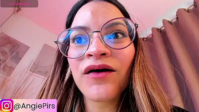 Angie Pirss online show from 10.15.25