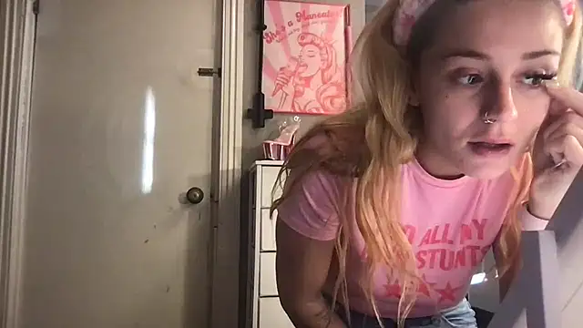 Snapshot of lexybabyxo chatting on 01.08.26 lexybabyxo online show from 01.08.26