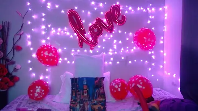 Snapshot of Nicol_Love0 chatting on 02.14.25 Nicol Love0 online show from 02.14.25