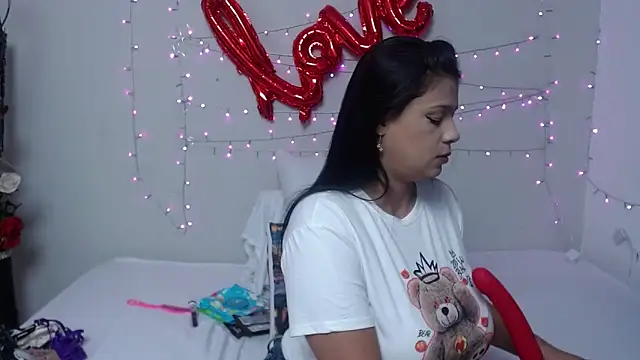 Snapshot of Nicol_Love0 chatting on 02.22.25 Nicol Love0 online show from 02.22.25