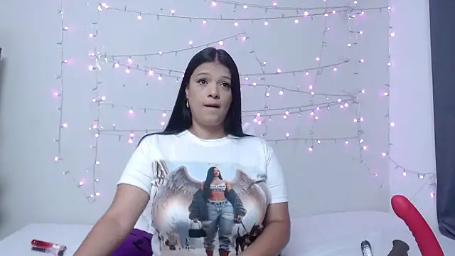 Snapshot of Nicol_Love0 chatting on 03.10.25 Nicol Love0 online show from 03.10.25