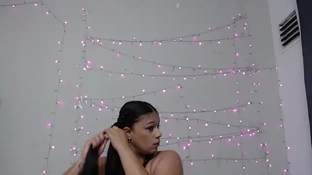 Snapshot of Nicol_Love0 chatting on 03.14.25 Nicol Love0 online show from 03.14.25