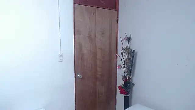 Snapshot of Nicol_Love0 chatting on 03.19.25 Nicol Love0 online show from 03.19.25