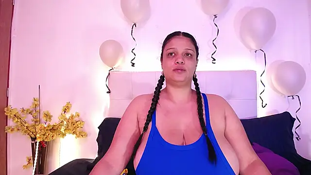 Nicol Love0 online show from 04.18.26