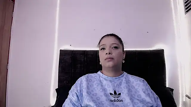 Snapshot of Nicol_Love0 chatting on 05.14.26 Nicol Love0 online show from 05.14.26