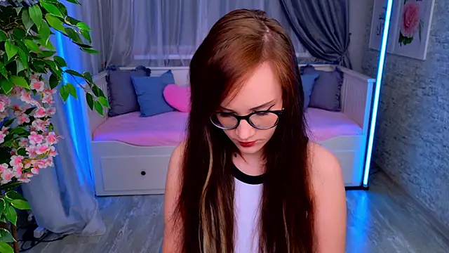 StellaGloww online show from 11.06.25