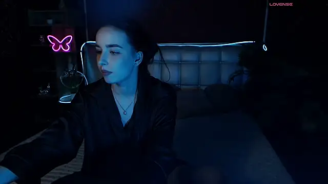 AuroraAksnesss online show from 01.20.25