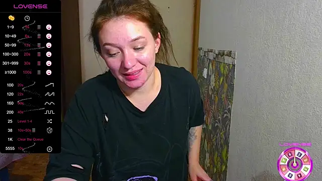 Snapshot of Chloe_strip chatting on 10.12.25 Chloe strip online show from 10.12.25