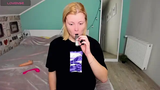 LillyDepp online show from 01.07.25