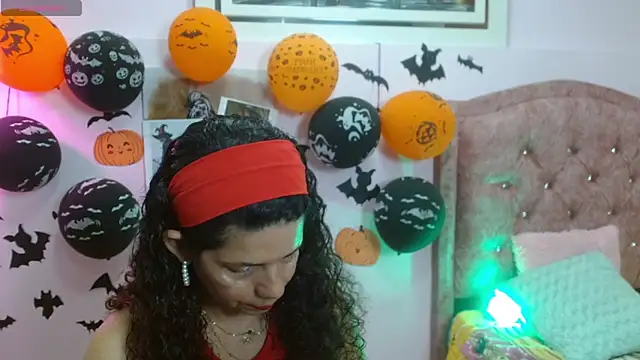 Snapshot of sila_bolum chatting on 10.20.25 sila bolum online show from 10.20.25