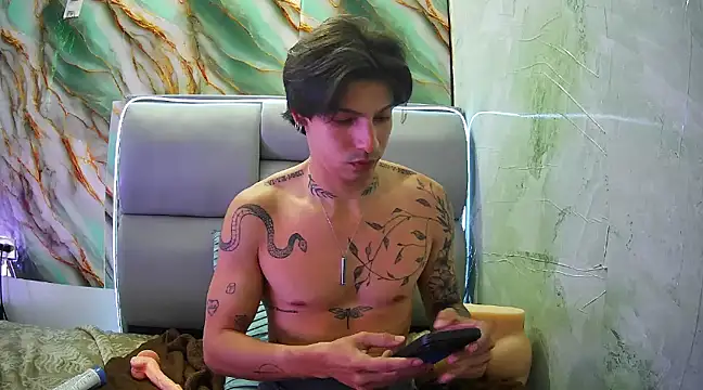 Apolo Hidalgo01 online show from 02.19.25