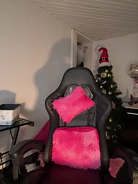 Snapshot of Anily_Lovely chatting on 02.13.26 Anily Lovely online show from 02.13.26