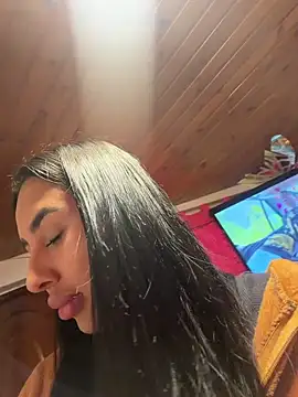 Snapshot of Anily_Lovely chatting on 02.16.26 Anily Lovely online show from 02.16.26