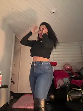 Snapshot of Anily_Lovely chatting on 02.21.26 Anily Lovely online show from 02.21.26