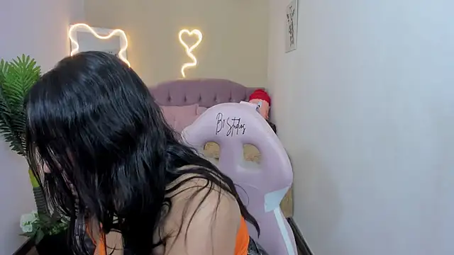 kendra tay online show from 03.02.25