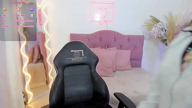 kendra tay online show from 11.29.25