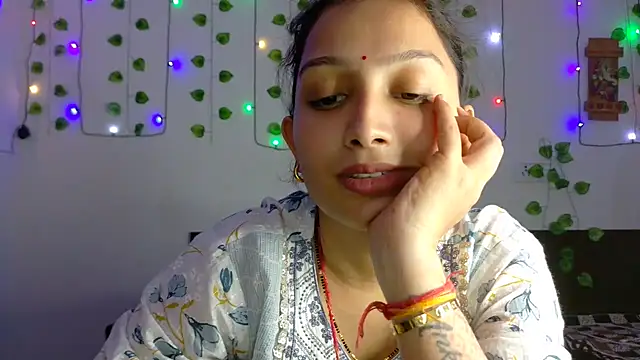 Aleena Rai online show from 10.18.25
