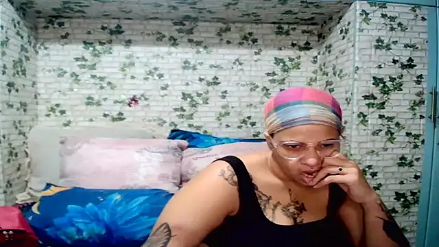 Snapshot of Indian_candyXX chatting on 04.20.26 Indian candyXX online show from 04.20.26