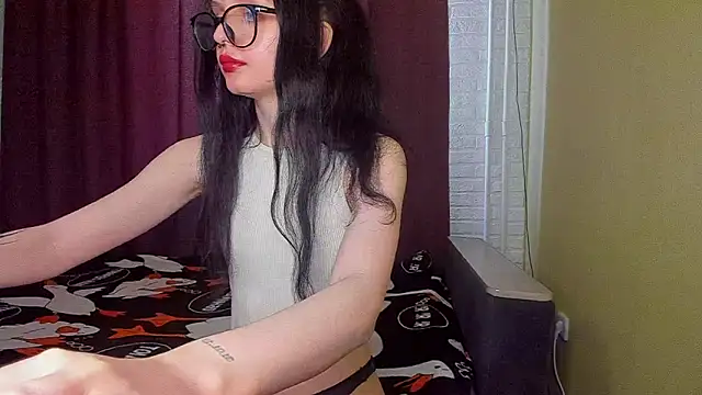 Hi Kitti online show from 03.19.25