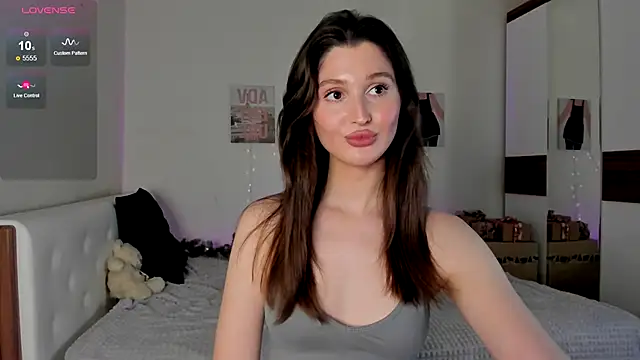 Snapshot of tender_babyy chatting on 12.25.24 tender babyy online show from 12.25.24