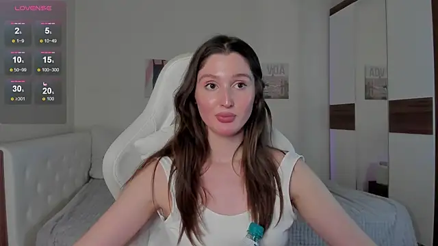 Snapshot of tender_babyy chatting on 02.09.25 tender babyy online show from 02.09.25