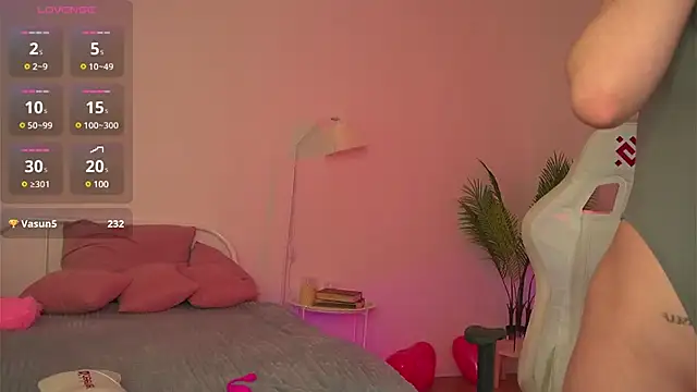 Snapshot of tender_babyy chatting on 02.21.25 tender babyy online show from 02.21.25