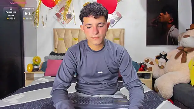 Snapshot of patrick_sanzz chatting on 02.13.26 patrick sanzz online show from 02.13.26