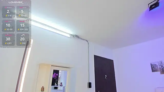 Amy Kiitty  online show from 09.17.25