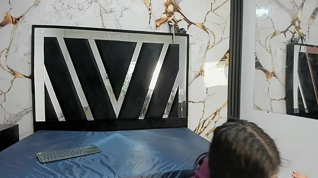 KarinaSimonz online show from 10.16.25