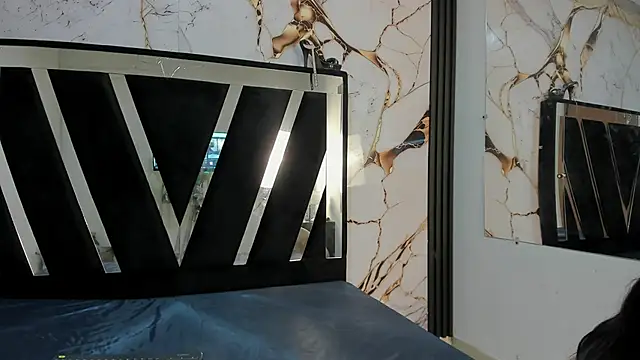 KarinaSimonz online show from 10.17.25