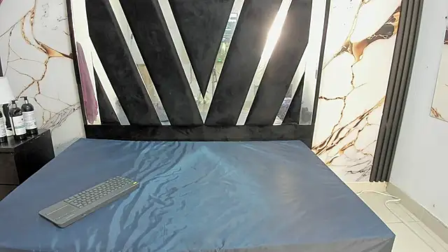 KarinaSimonz online show from 11.12.25