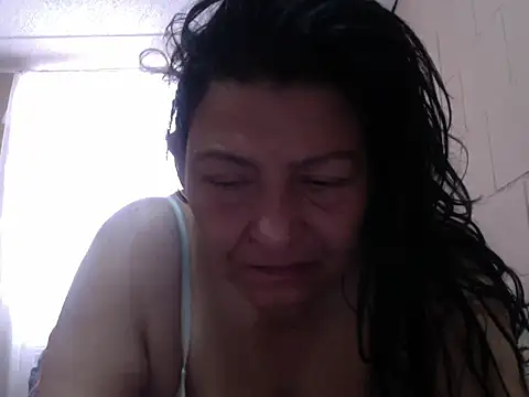 straichathot 08 online show from 12.15.25