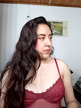 Emi chik online show from 10.10.25