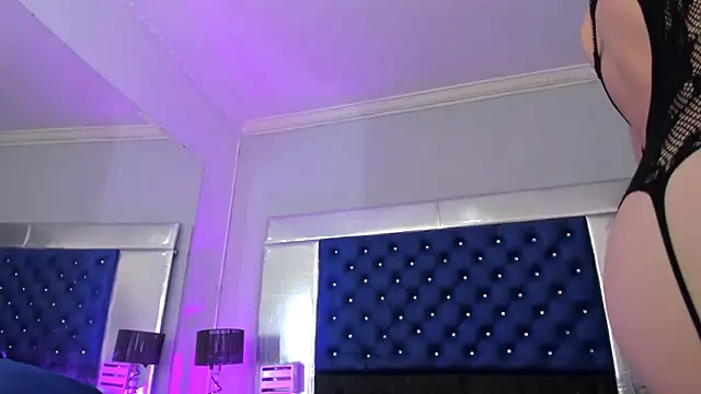 Eyleen Santos online show from 12.17.25