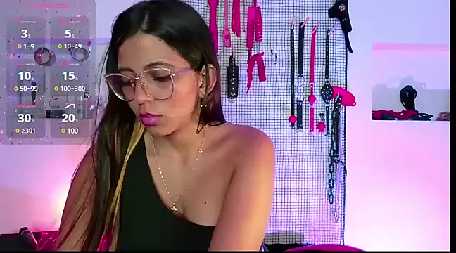 Snapshot of Megaan_Greey chatting on 12.19.24 Megaan Greey online show from 12.19.24