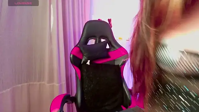 Snapshot of Megaan_Greey chatting on 10.08.25 Megaan Greey online show from 10.08.25