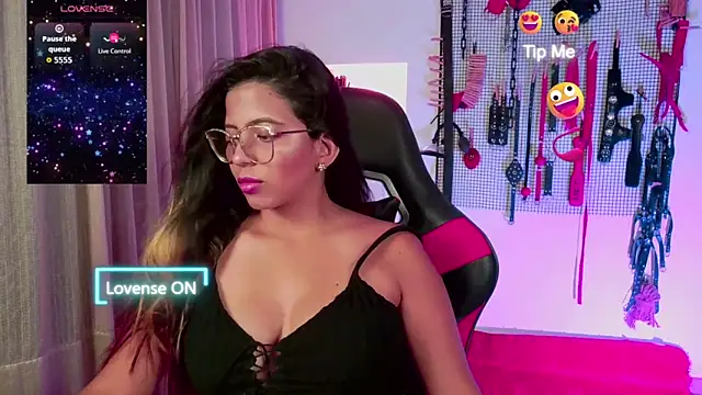 Snapshot of Megaan_Greey chatting on 10.14.25 Megaan Greey online show from 10.14.25