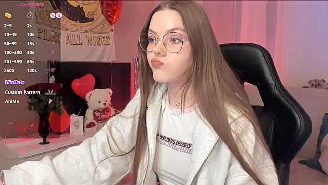 Marta May  online show from 02.15.25